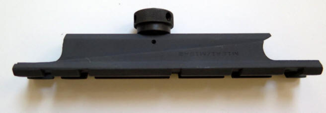 Colt M16A/M16A2 carry handle attachment